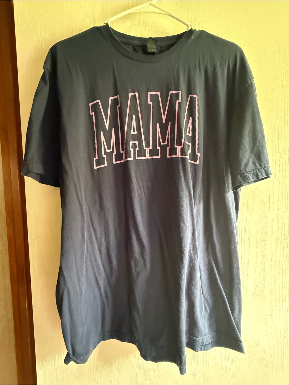 Mama Graphic Tee - Black with Pink Outline